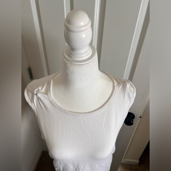 Fabletics Shoulder twist tank, Size XS - Picture 2 of 6